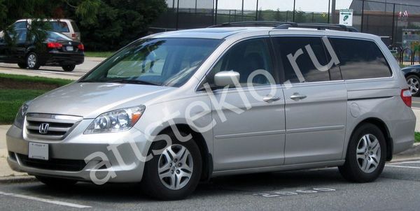 Автостекла Honda Odyssey III c установкой в Москве